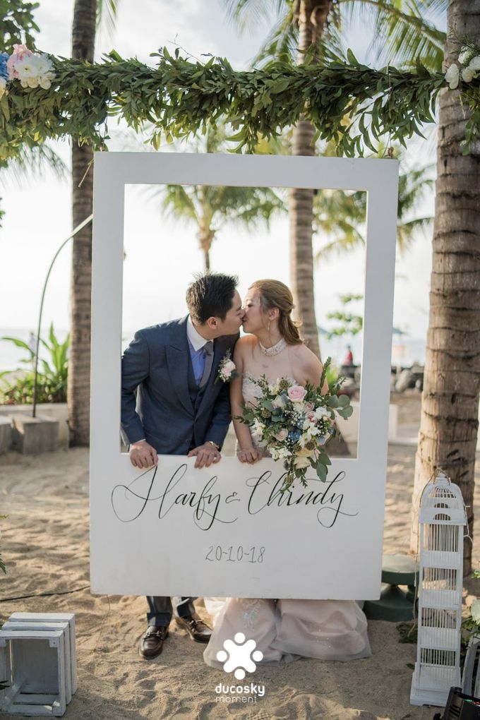 Harfy Chindy Wedding | Beach Wedding by Florencia Augustine - 002