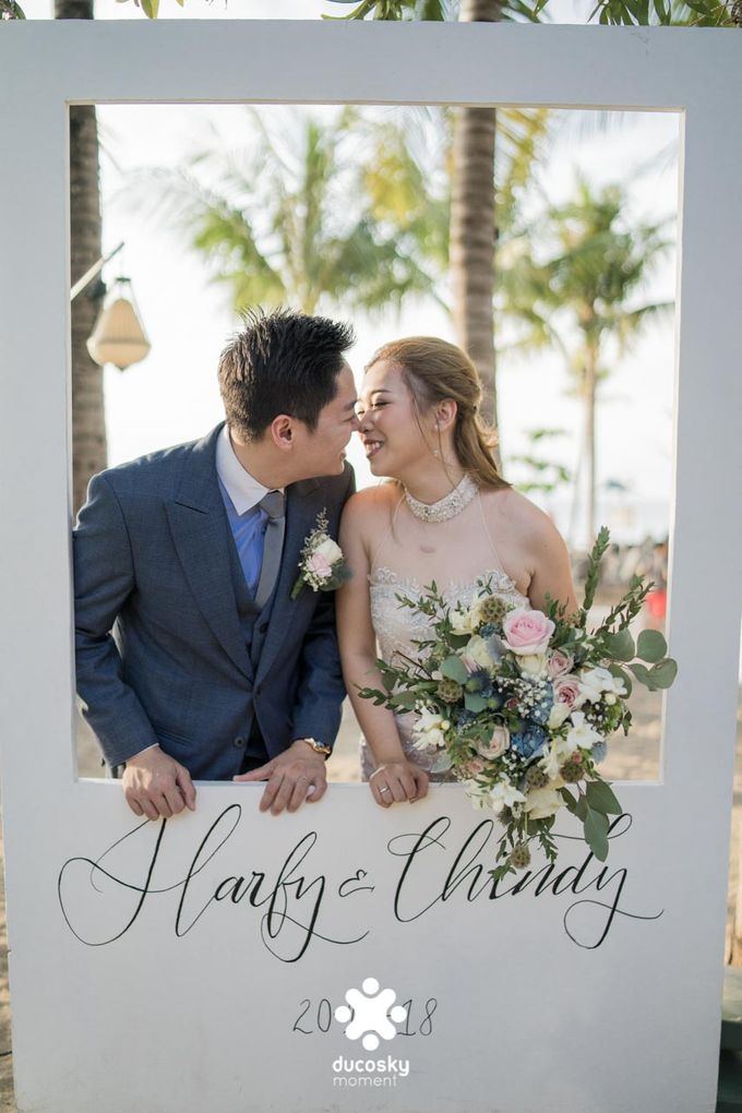 Harfy Chindy Wedding | Beach Wedding by Florencia Augustine - 003