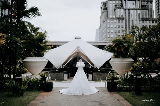 Pasola Ritz Carlton Pasific Place Wedding William Sisil by Le Emerald Couture - 002