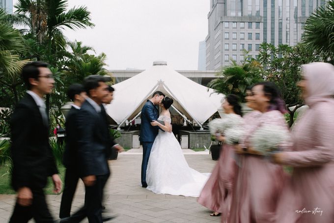 Pasola Ritz Carlton Pasific Place Wedding William Sisil by Le Emerald Couture - 003