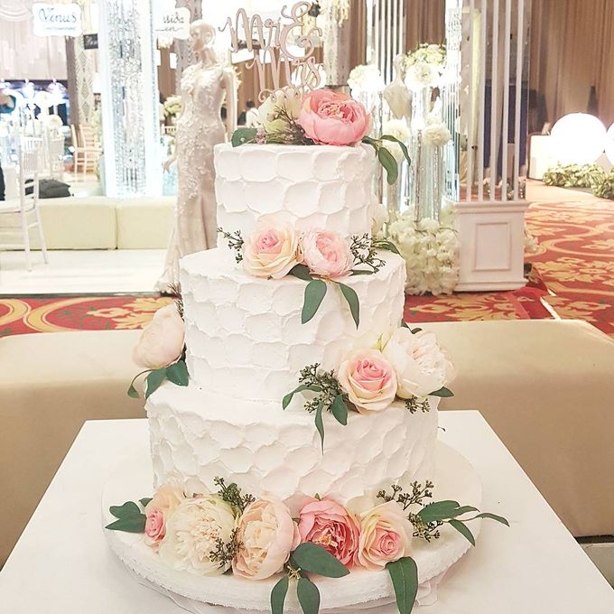 3 Tiers by Amor Cake - 007 3 Tiers by Amor Cake - 007
