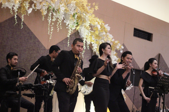 Full Band with saxo & violin at Allium Hotel by HEAVEN ENTERTAINMENT - 012