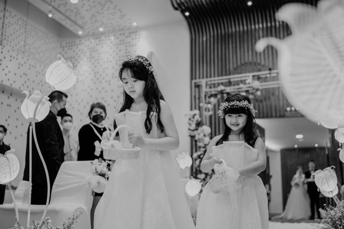 Hendra & Diana Wedding at Le Meridien Hotel Jakarta by AKSA Creative - 030 Hendra & Diana Wedding at Le Meridien Hotel Jakarta by AKSA Creative - 030