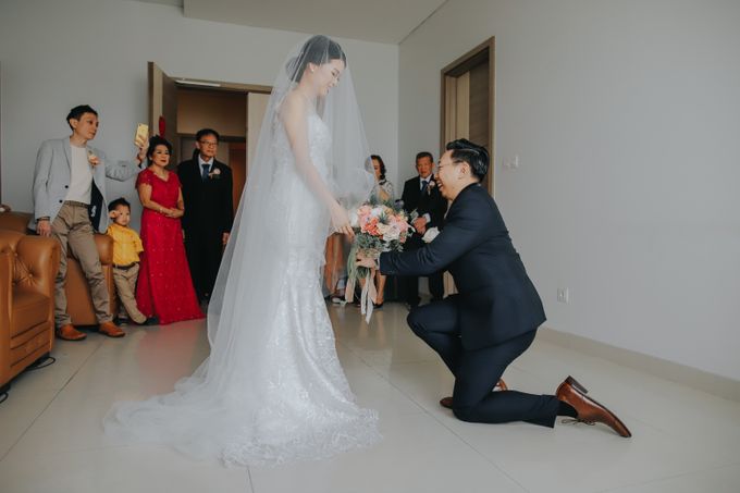 Morning Preparation of Hendry & Kartika by Kayika Wedding Organizer - 014 Morning Preparation of Hendry & Kartika by Kayika Wedding Organizer - 014