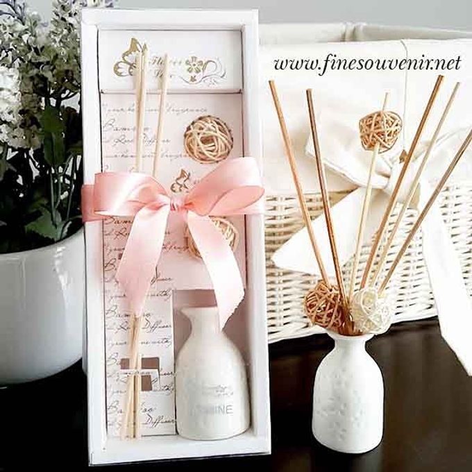 Elegant Aroma Diffuser by Fine Souvenir - 001