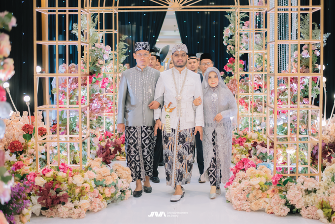 Bella Fariz Wedding Decoration at Grand Sudirman Ballroom by Valentine Wedding Decoration - 002