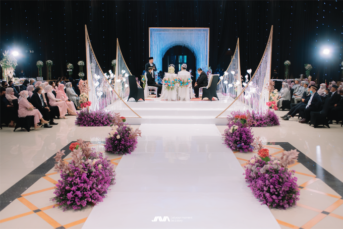 Bella Fariz Wedding Decoration at Grand Sudirman Ballroom by Valentine Wedding Decoration - 004