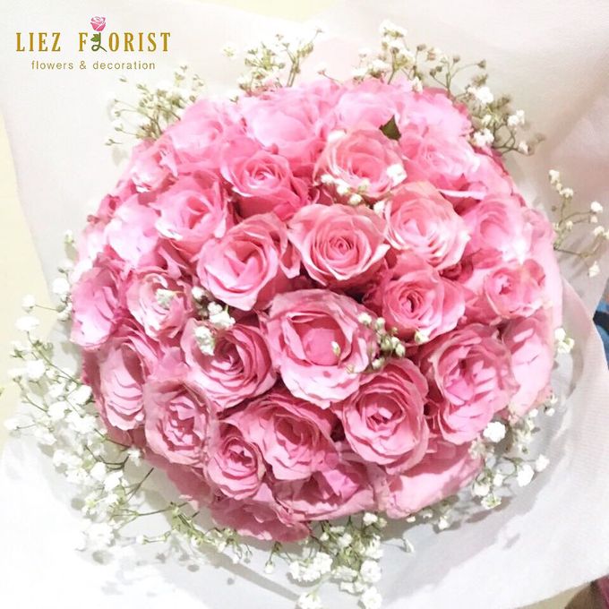 Valentine Bouquets by Liez Florist & Decoration - 003