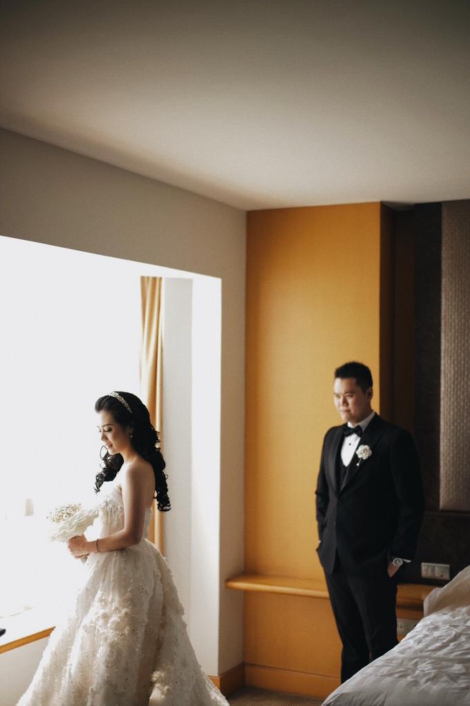 Abraham & Clara tying the knot by Hope Portraiture - 017