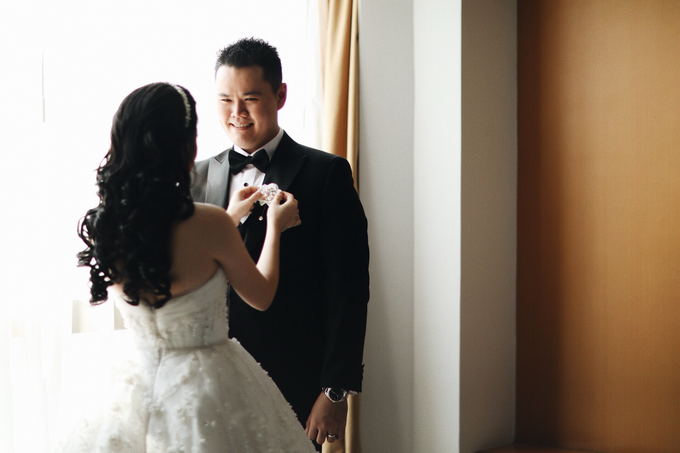 Abraham & Clara tying the knot by Hope Portraiture - 013