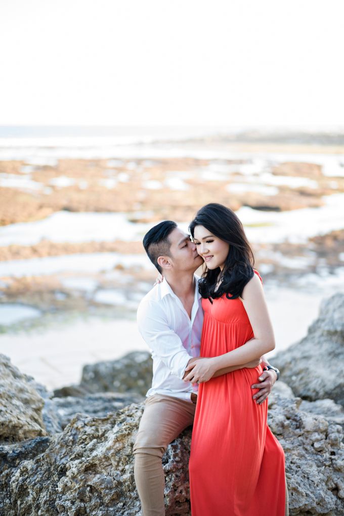 Hendric & Dian Engagement Session by Hope Portraiture - 018