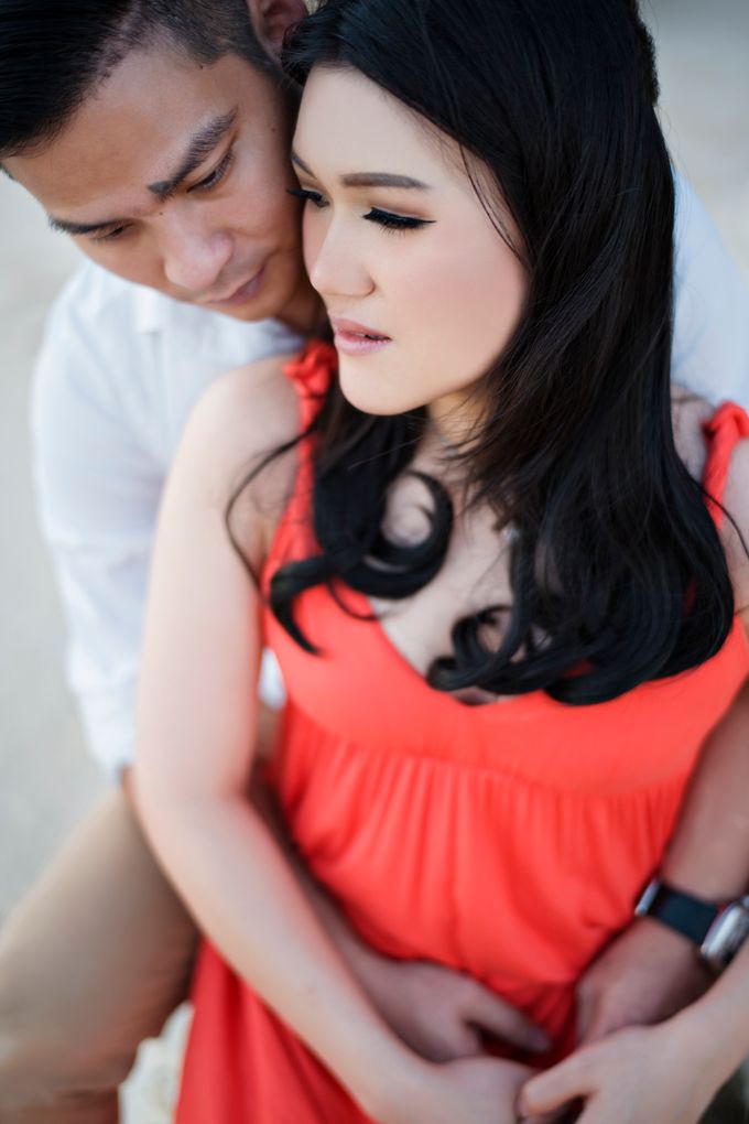 Hendric & Dian Engagement Session by Hope Portraiture - 030