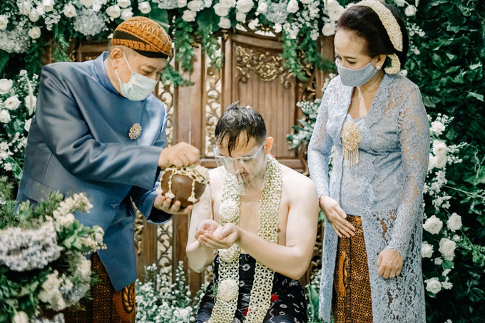 Traditional Ceremony Siraman Aditya by HR Team Wedding Group - 010 Traditional Ceremony Siraman Aditya by HR Team Wedding Group - 010