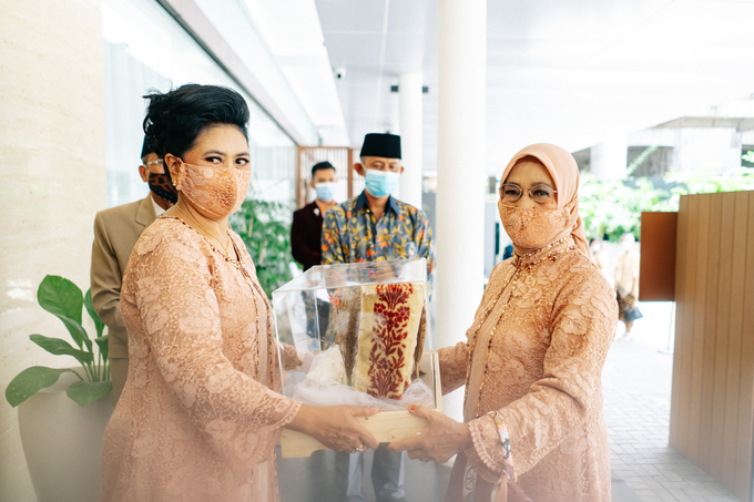 Intimate Wedding Arum & Rendy Hotel Morrisey by HR Team Wedding Group - 011 Intimate Wedding Arum & Rendy Hotel Morrisey by HR Team Wedding Group - 011