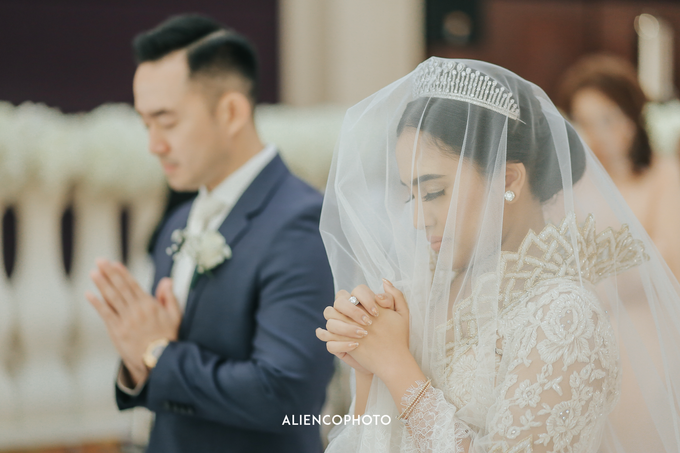 Wedding day Andre & Indri Hotel Raffles Jakarta by HR Team Wedding Group - 039 Wedding day Andre & Indri Hotel Raffles Jakarta by HR Team Wedding Group - 039