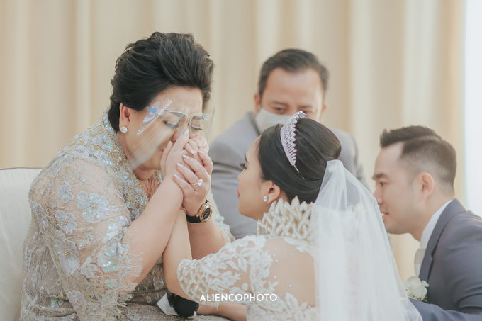 Wedding day Andre & Indri Hotel Raffles Jakarta by HR Team Wedding Group - 042 Wedding day Andre & Indri Hotel Raffles Jakarta by HR Team Wedding Group - 042