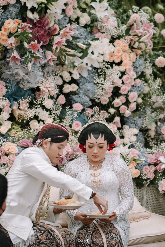 Intimate Wedding Kiki & Aksa at #dirumahaja by HR Team Wedding Group - 016 Intimate Wedding Kiki & Aksa at #dirumahaja by HR Team Wedding Group - 016