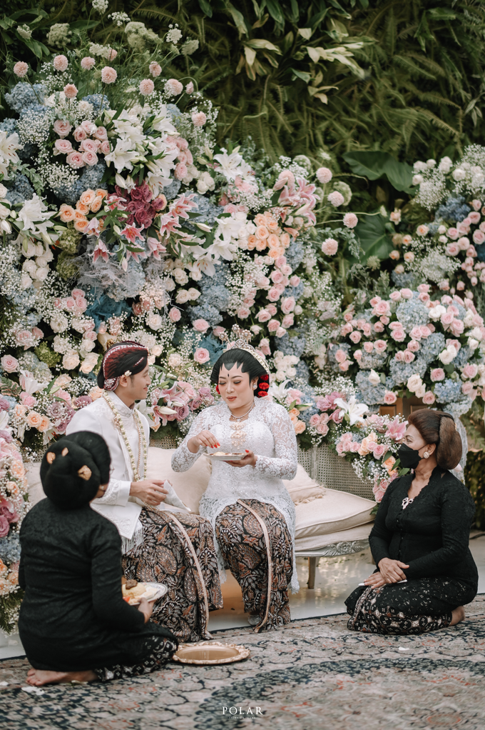Intimate Wedding Kiki & Aksa at #dirumahaja by HR Team Wedding Group - 018 Intimate Wedding Kiki & Aksa at #dirumahaja by HR Team Wedding Group - 018