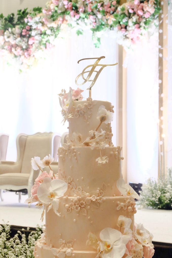 The Wedding of Jeremiah & Teresia by KAIA Cakes & Co. - 011