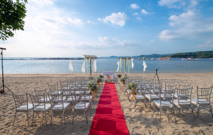 Beach Wedding - Simeon and Christel
10.25.2018 by Icona Elements Inc. ( an Events Company, Wedding Planning & Photography ) - 013