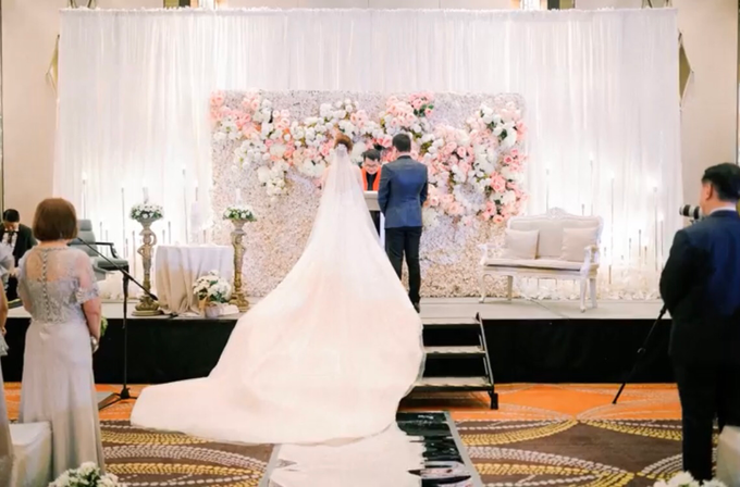 Elegant Wedding - Ian & Jill
01.18.2020 by Icona Elements Inc. ( an Events Company, Wedding Planning & Photography ) - 004 Elegant Wedding - Ian & Jill
01.18.2020 by Icona Elements Inc. ( an Events Company, Wedding Planning & Photography ) - 004