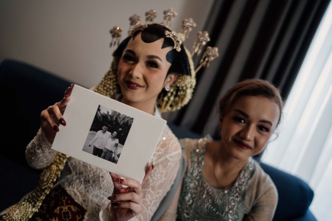 Ikko & Ghani Wedding at The Allwynn Grand ballroom by AKSA Creative - 014 Ikko & Ghani Wedding at The Allwynn Grand ballroom by AKSA Creative - 014