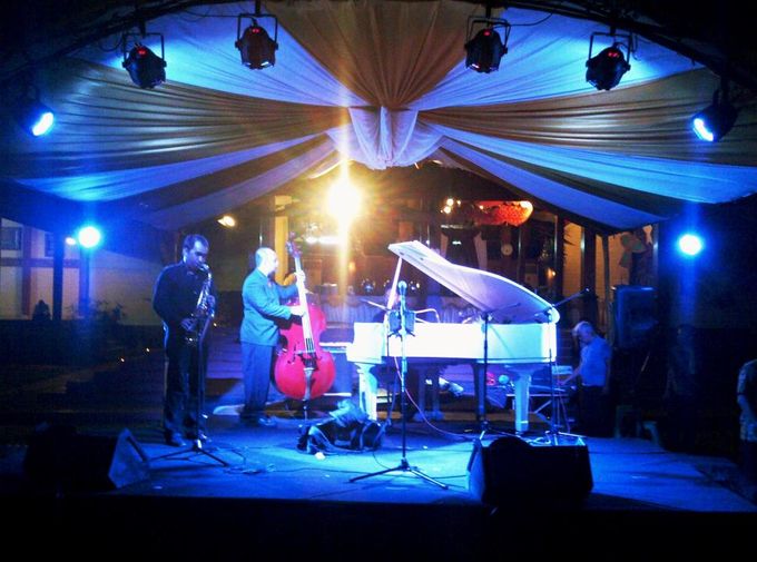 Outdoor - Simple Jazzy Chamber by Impressive Entertainment - 001 Outdoor - Simple Jazzy Chamber by Impressive Entertainment - 001