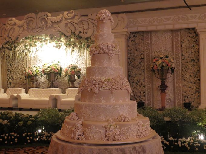 7 tiers Wedding Cake by LeNovelle Cake - 018 7 tiers Wedding Cake by LeNovelle Cake - 018