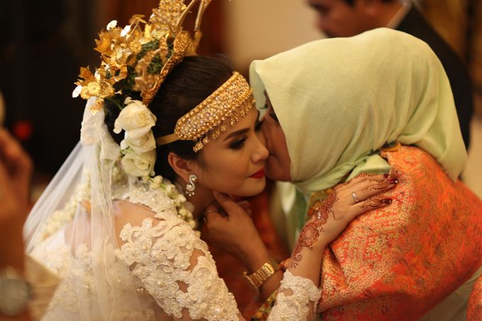 Traditional Palembang Wedding All The Way by Fleur de Lis Photography - 021 Traditional Palembang Wedding All The Way by Fleur de Lis Photography - 021