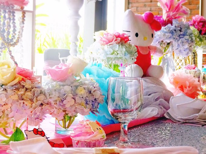 Welcome to hello kitty world by Valexis Table Design - 010 Welcome to hello kitty world by Valexis Table Design - 010
