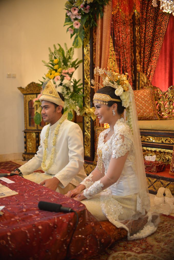 Traditional Palembang Wedding All The Way by Fleur de Lis Photography - 005