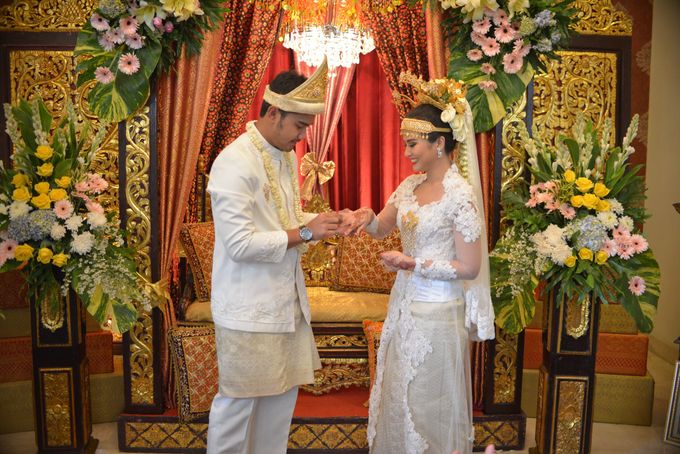 Traditional Palembang Wedding All The Way by Fleur de Lis Photography - 012