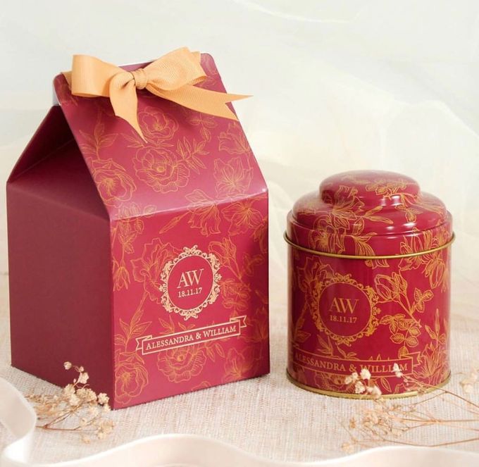 Personalized Tea Tin - Alessandra & William | Red Ribbon Gift | Bridestory