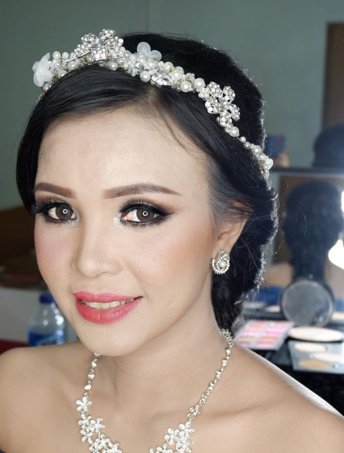 New Wedding makeup and hair by Kezia Evelina Larisa Makeup Artist - 003