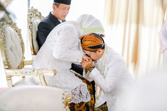 The Wedding Of Tommy & Intan by LAKSMI - Kebaya Muslimah & Islamic Bride - 004