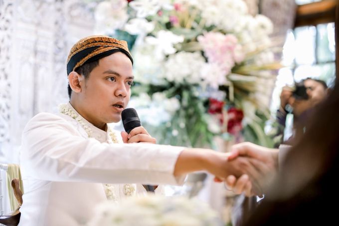 The Wedding Of Tommy & Intan by LAKSMI - Kebaya Muslimah & Islamic Bride - 012 The Wedding Of Tommy & Intan by LAKSMI - Kebaya Muslimah & Islamic Bride - 012
