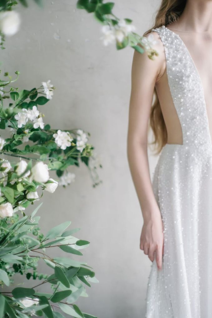 wedding dress by Vivi Valencia - 002