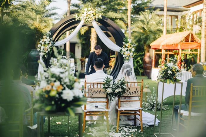 The Wedding of Han & Laura by Miracle Wedding Bali - 004