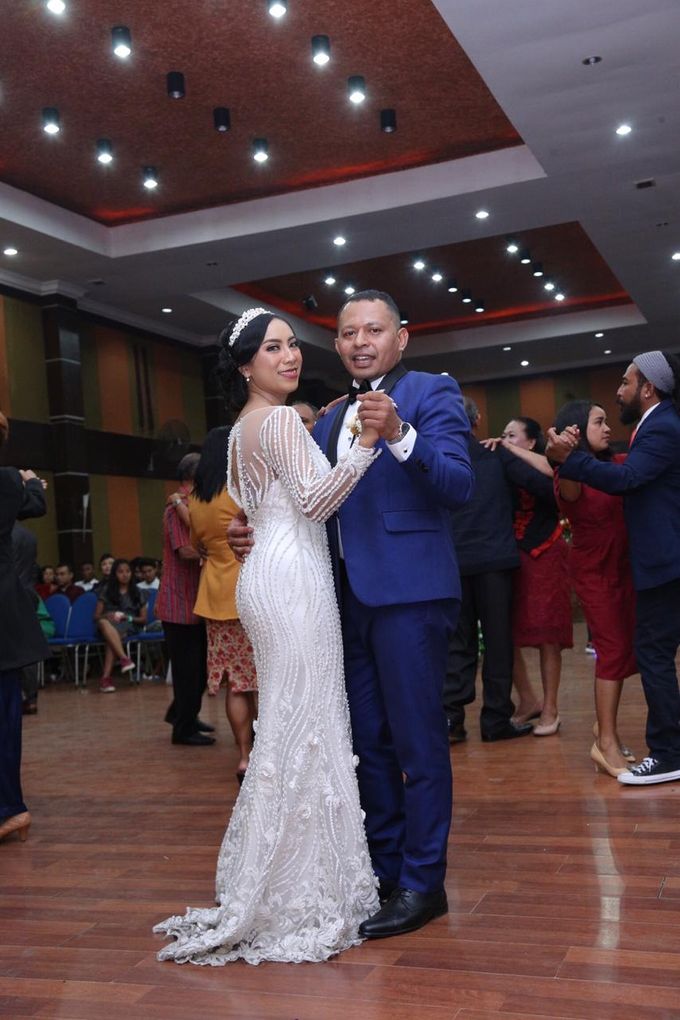 Mr. Ignasius Laya & Mrs. Flaviana by Ventlee Groom Centre - 001 Mr. Ignasius Laya & Mrs. Flaviana by Ventlee Groom Centre - 001