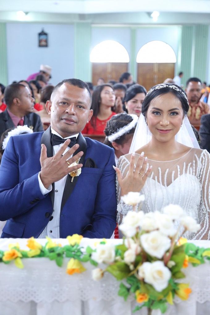 Mr. Ignasius Laya & Mrs. Flaviana by Ventlee Groom Centre - 004 Mr. Ignasius Laya & Mrs. Flaviana by Ventlee Groom Centre - 004
