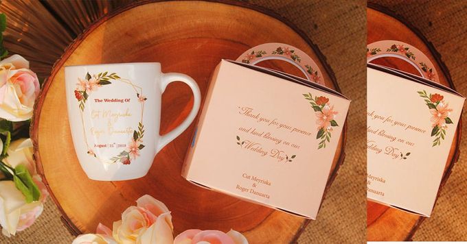 Wedding Cut&Roger by Mug-App Wedding Souvenir - 003 Wedding Cut&Roger by Mug-App Wedding Souvenir - 003