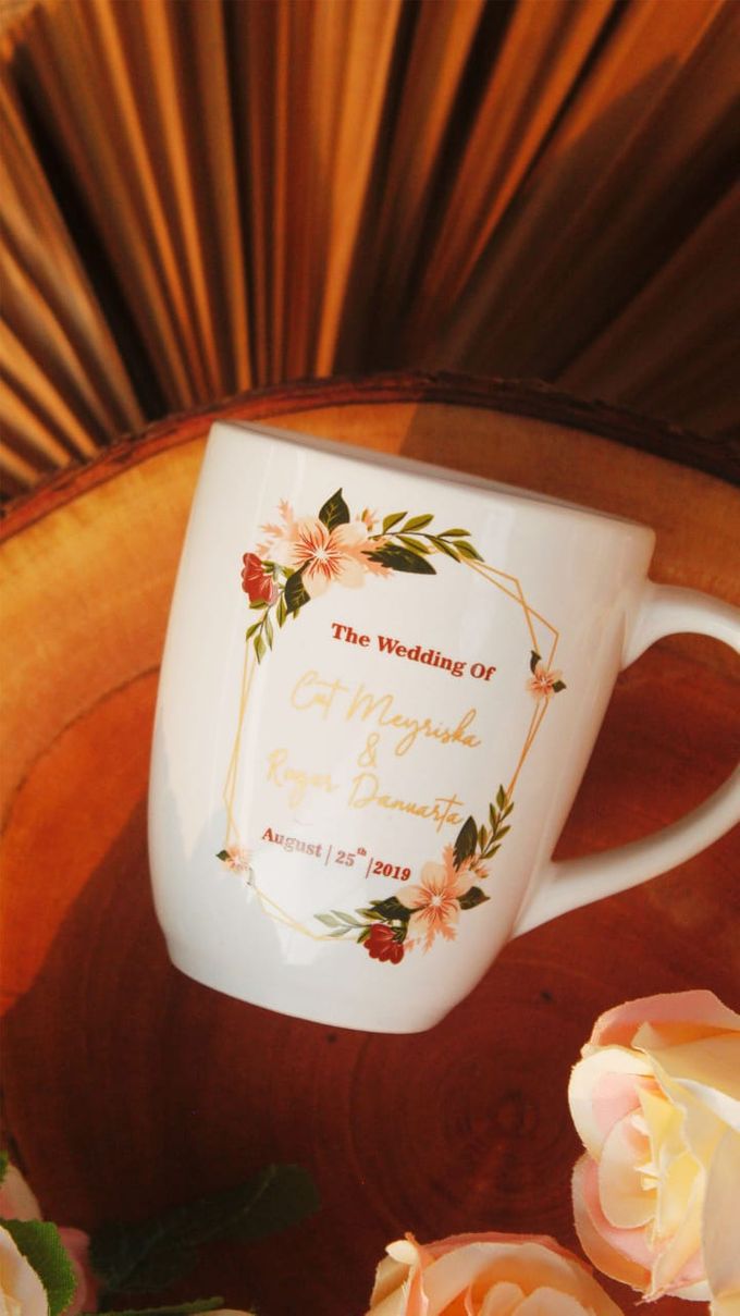 Wedding Cut&Roger by Mug-App Wedding Souvenir - 006 Wedding Cut&Roger by Mug-App Wedding Souvenir - 006