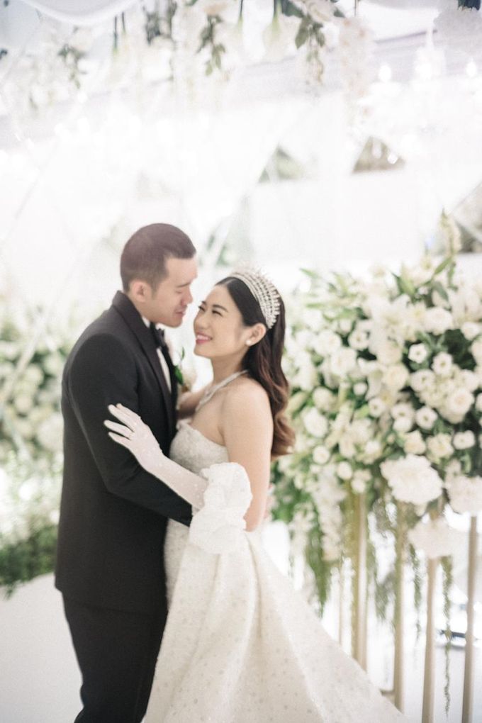 Ritz Carlton Pacific Place - Bobby & Angela by GLOW LIGHT - 011 Ritz Carlton Pacific Place - Bobby & Angela by GLOW LIGHT - 011