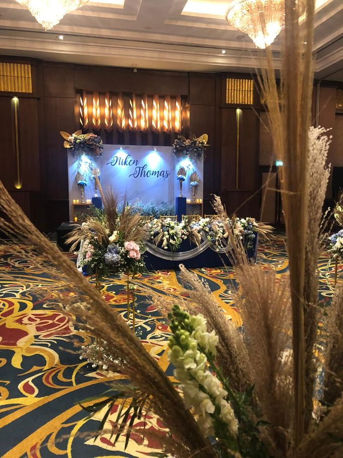 Royal Blue Wedding by eL Royale Hotel Bandung d/h Grand Royal Panghegar - 006 Royal Blue Wedding by eL Royale Hotel Bandung d/h Grand Royal Panghegar - 006