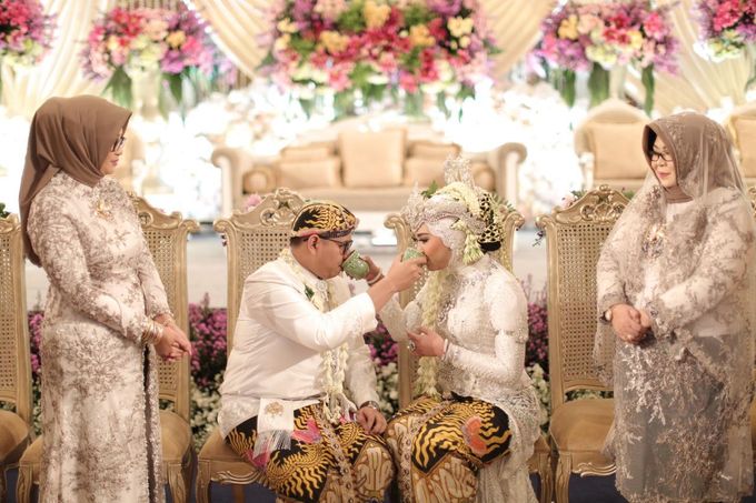 The Wedding Of Saras & Sabil Sundanese Culture by Armadani Organizer - 025 The Wedding Of Saras & Sabil Sundanese Culture by Armadani Organizer - 025
