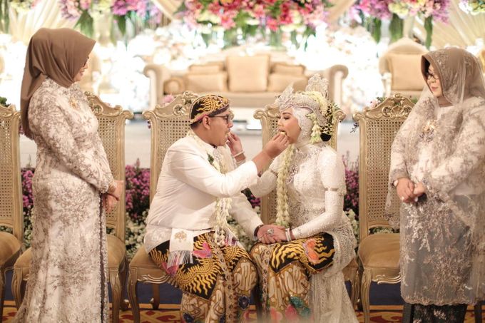 The Wedding Of Saras & Sabil Sundanese Culture by Armadani Organizer - 011 The Wedding Of Saras & Sabil Sundanese Culture by Armadani Organizer - 011