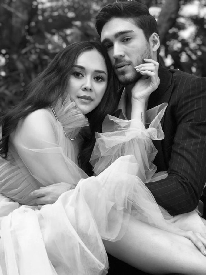 Aura Kasih & Eryck Amaral by Henri Winata Menswear - 002 Aura Kasih & Eryck Amaral by Henri Winata Menswear - 002