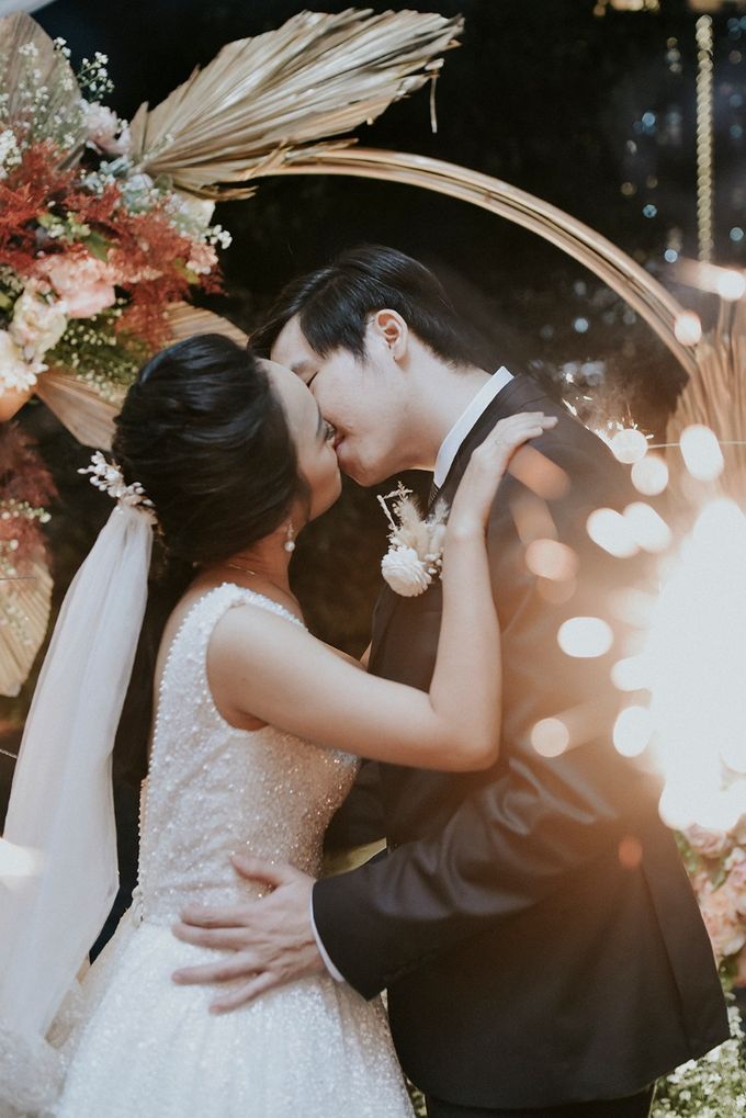 Wedding of Frisian & Tasha @Wyl's Kitchen, Veranda Hotel Pakubuwono by Eugenia Makeup Art - 020