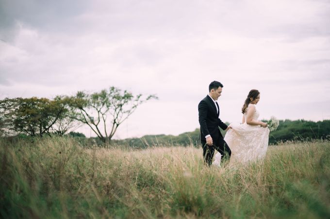 Outdoor Prewedding For Ferdinand & Michelle by Elina Wang Bridal - 007