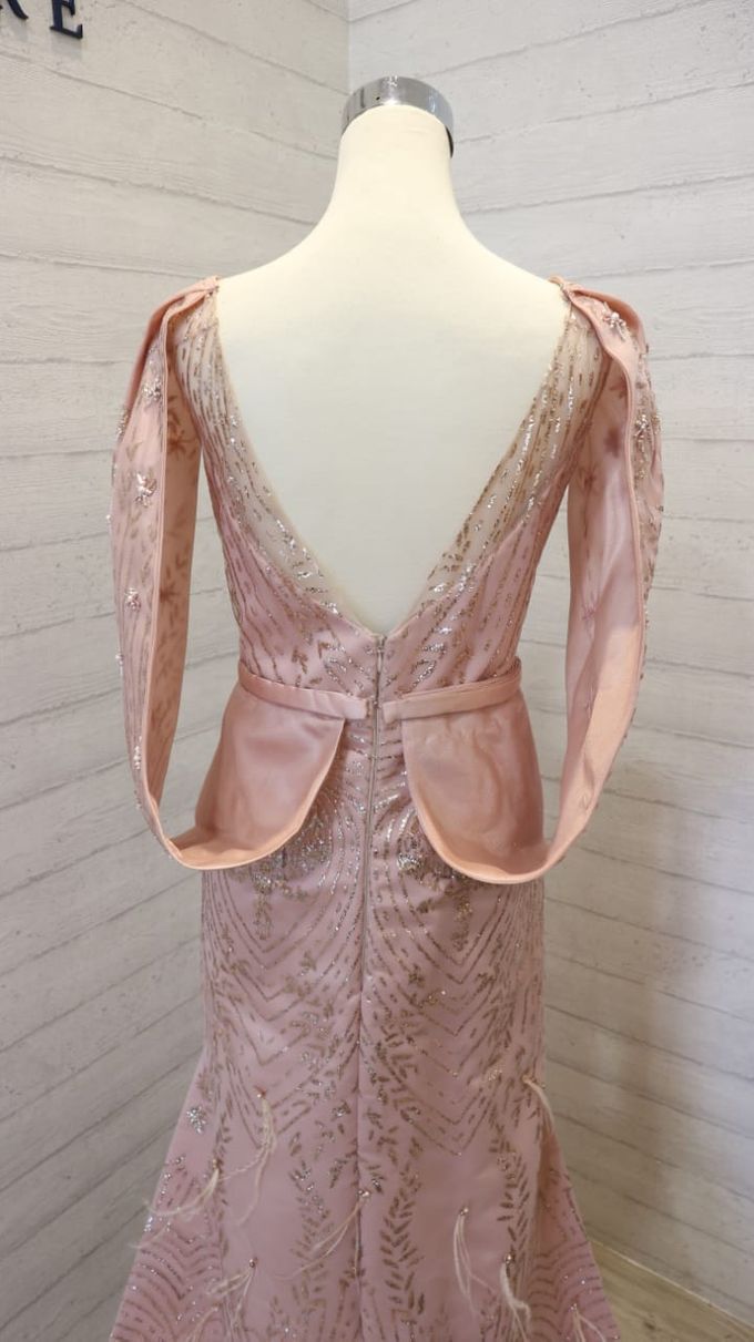 Custome Gown by L E U R A Bride - 001 Custome Gown by L E U R A Bride - 001